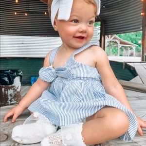 Cute summer dress. Smoke free/pet friendly home. Worn once. 6-9m